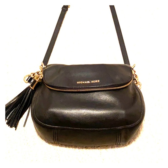 Michael Kors Handbags - Michael Kors Large Crossbody